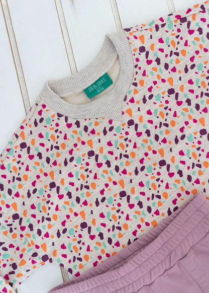 terazzo desen çocuk sweatshirt, renkli ve modern tasarımlı, rahat kesim, günlük giyim için ideal seçenek.